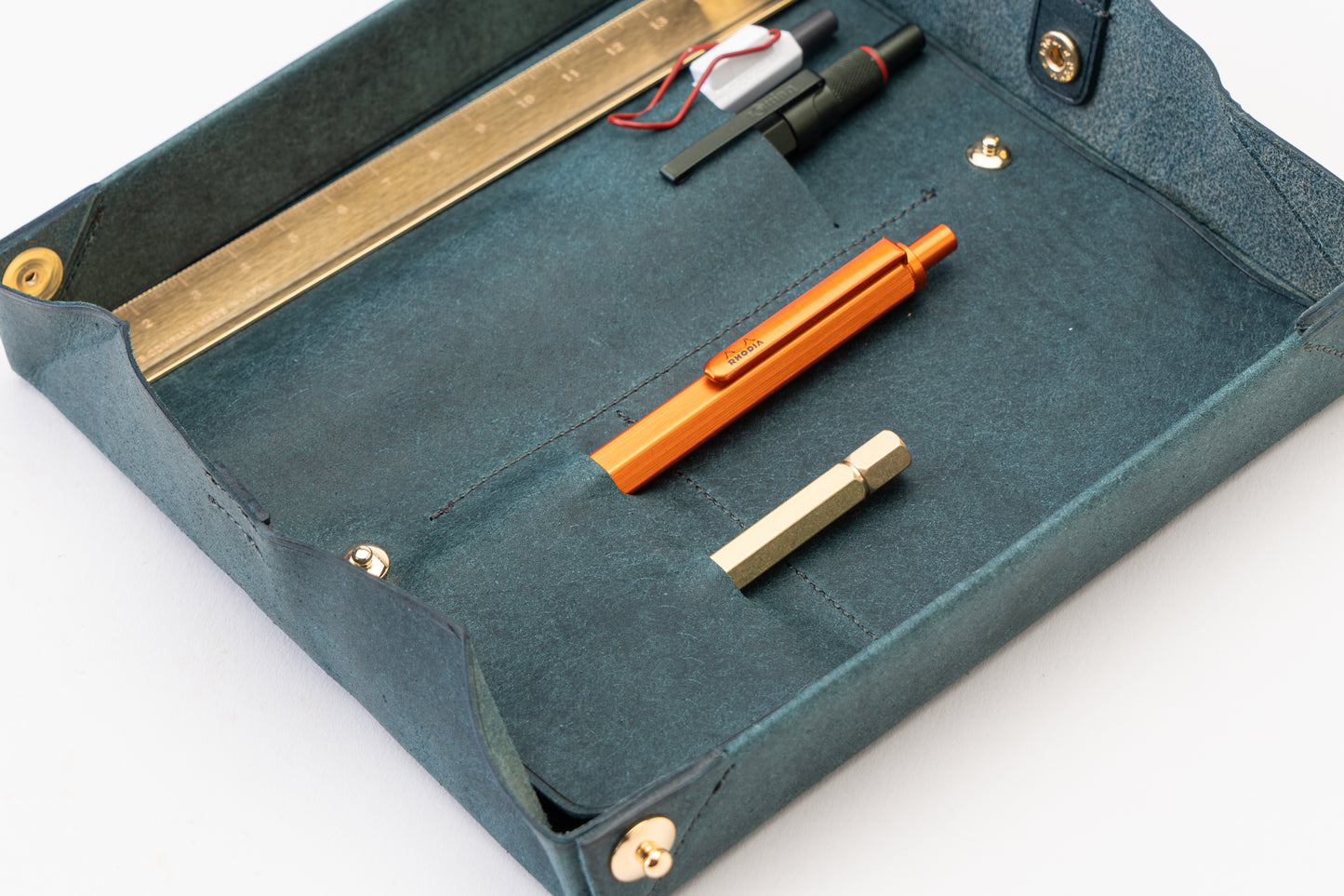 ペントレイにもなるペンケース dritto Pen roll L