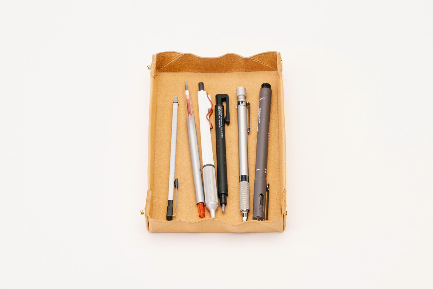 ペントレイにもなるペンケース dritto Pen roll