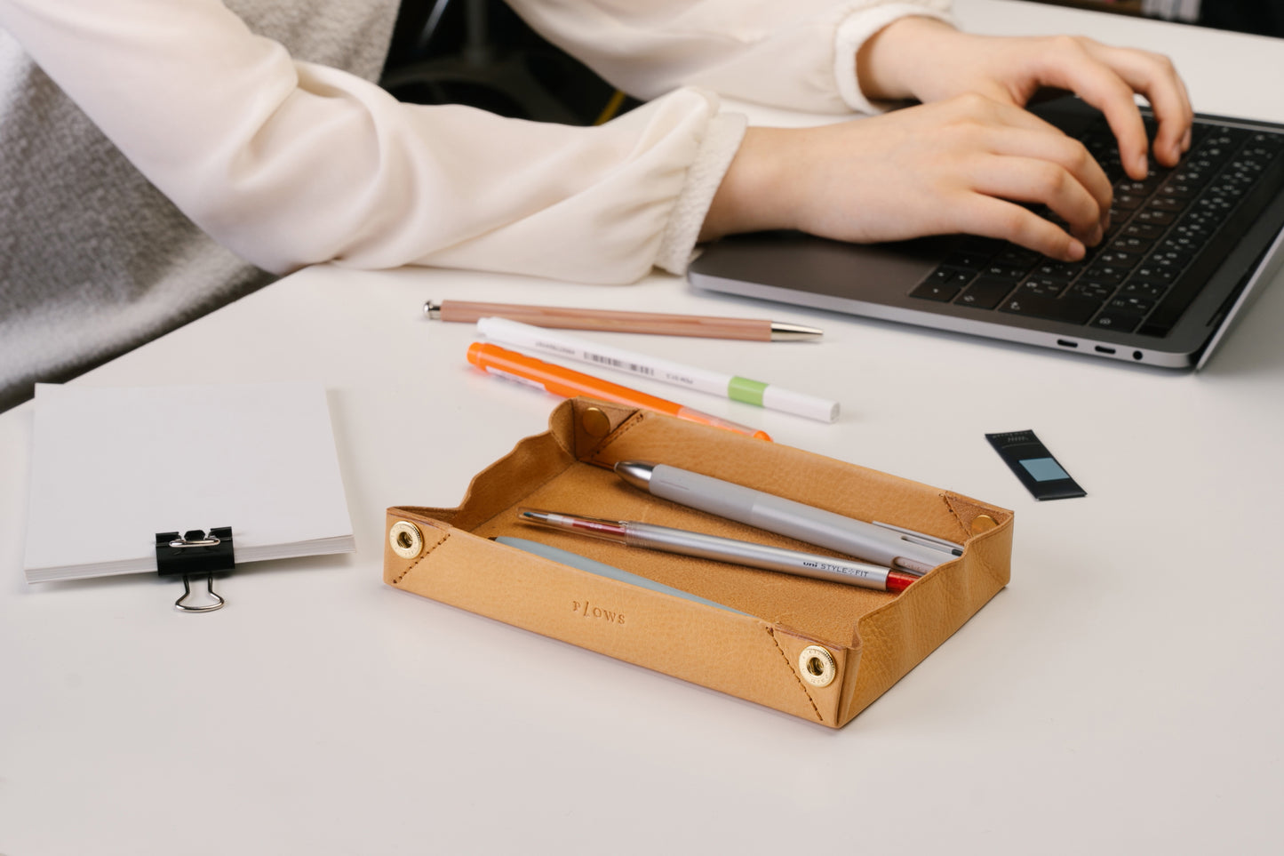 ペントレイにもなるペンケース dritto Pen roll