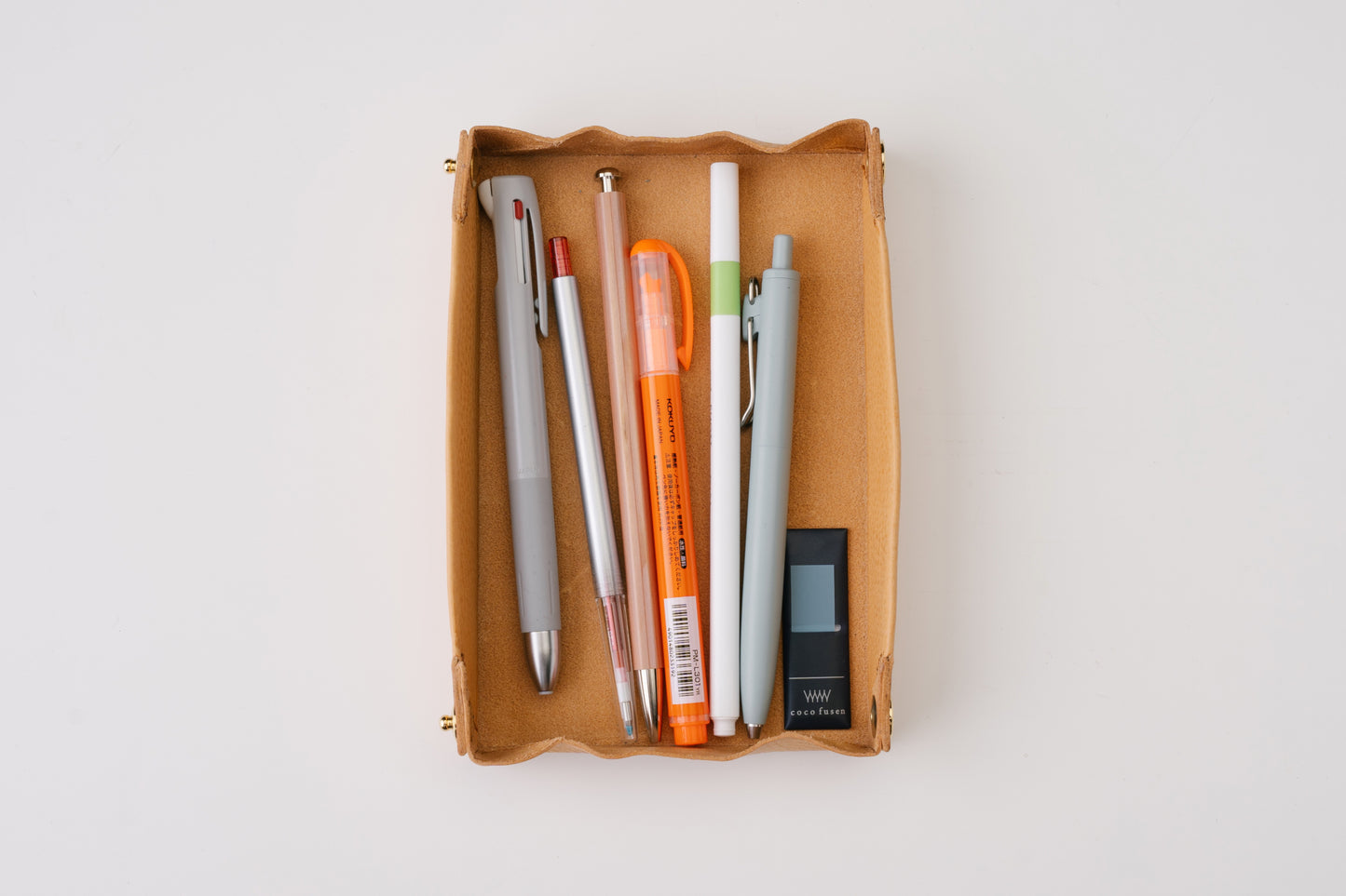 ペントレイにもなるペンケース dritto Pen roll