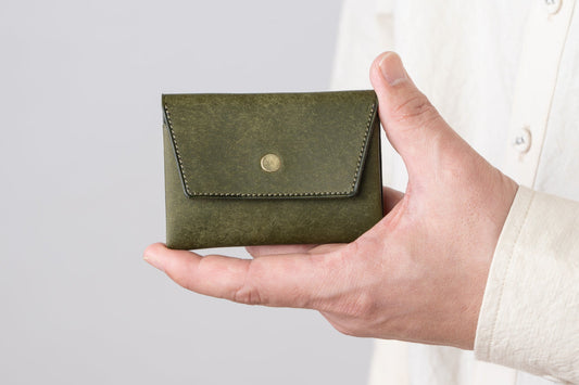 紙幣もカードも入る小さな財布　dritto Coin