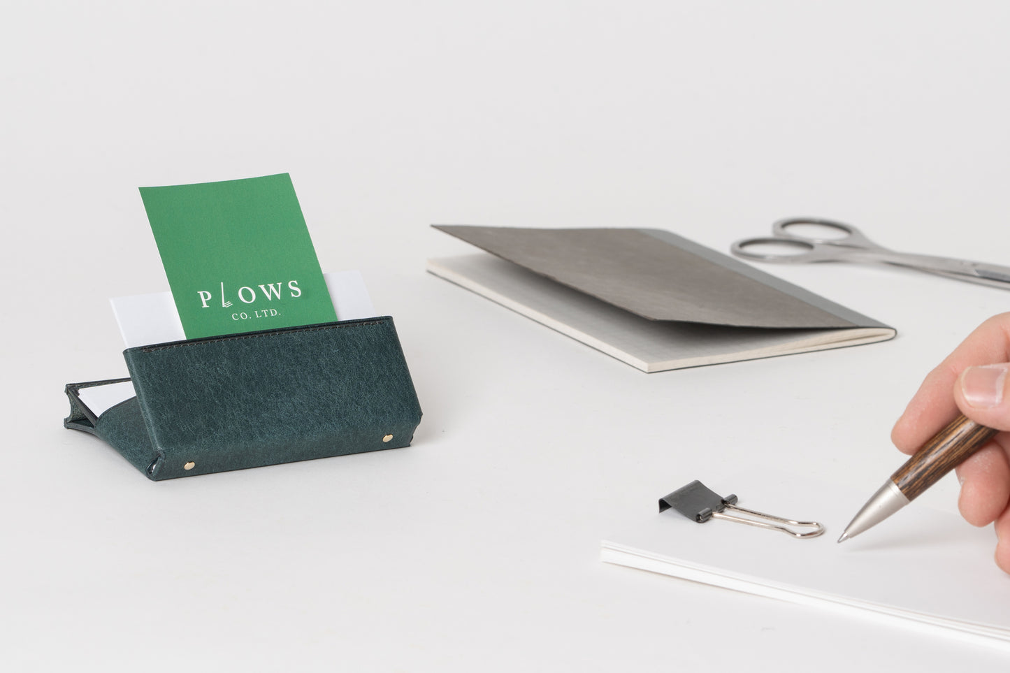 小さく薄い名刺入れ「dritto Card L」