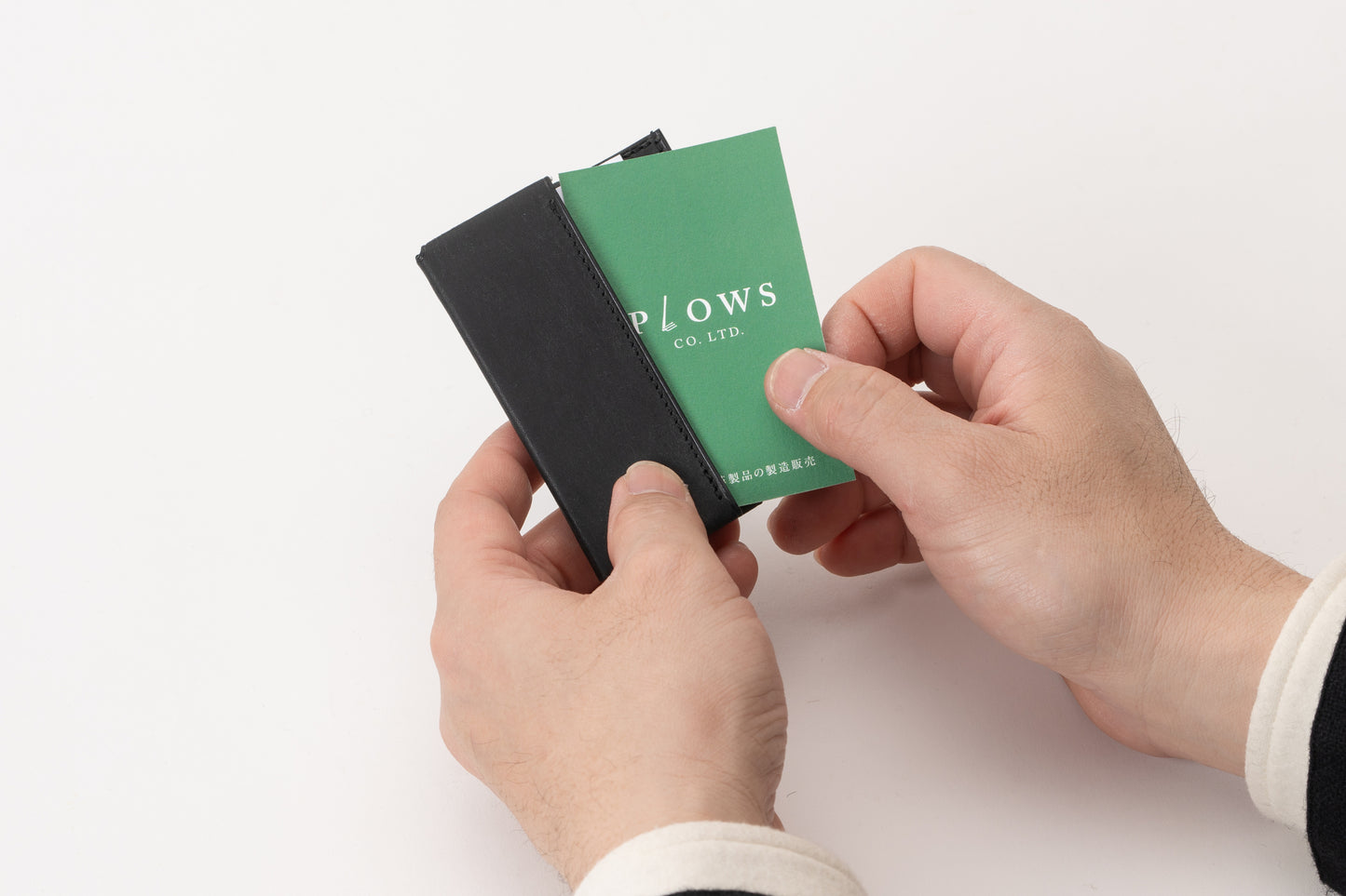 小さく薄い名刺入れ「dritto Card L」