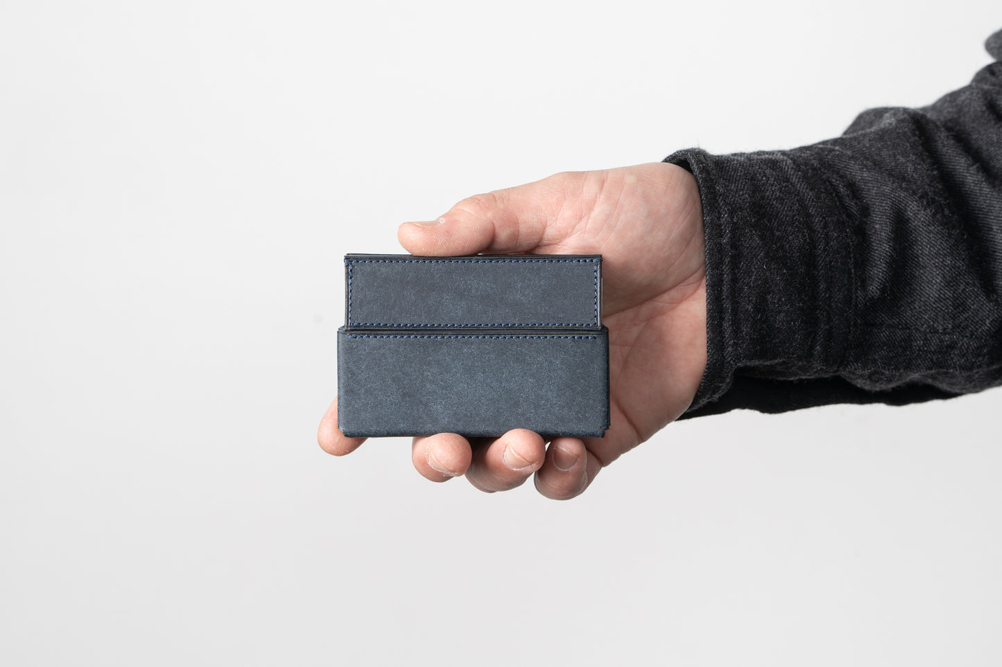 小さく薄い名刺入れ「dritto Card L」